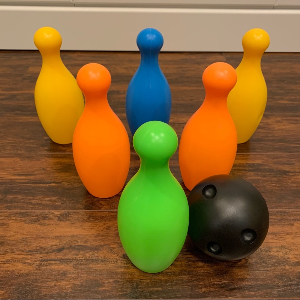 SOLD EUC 7-Piece Kids Bowling Set
